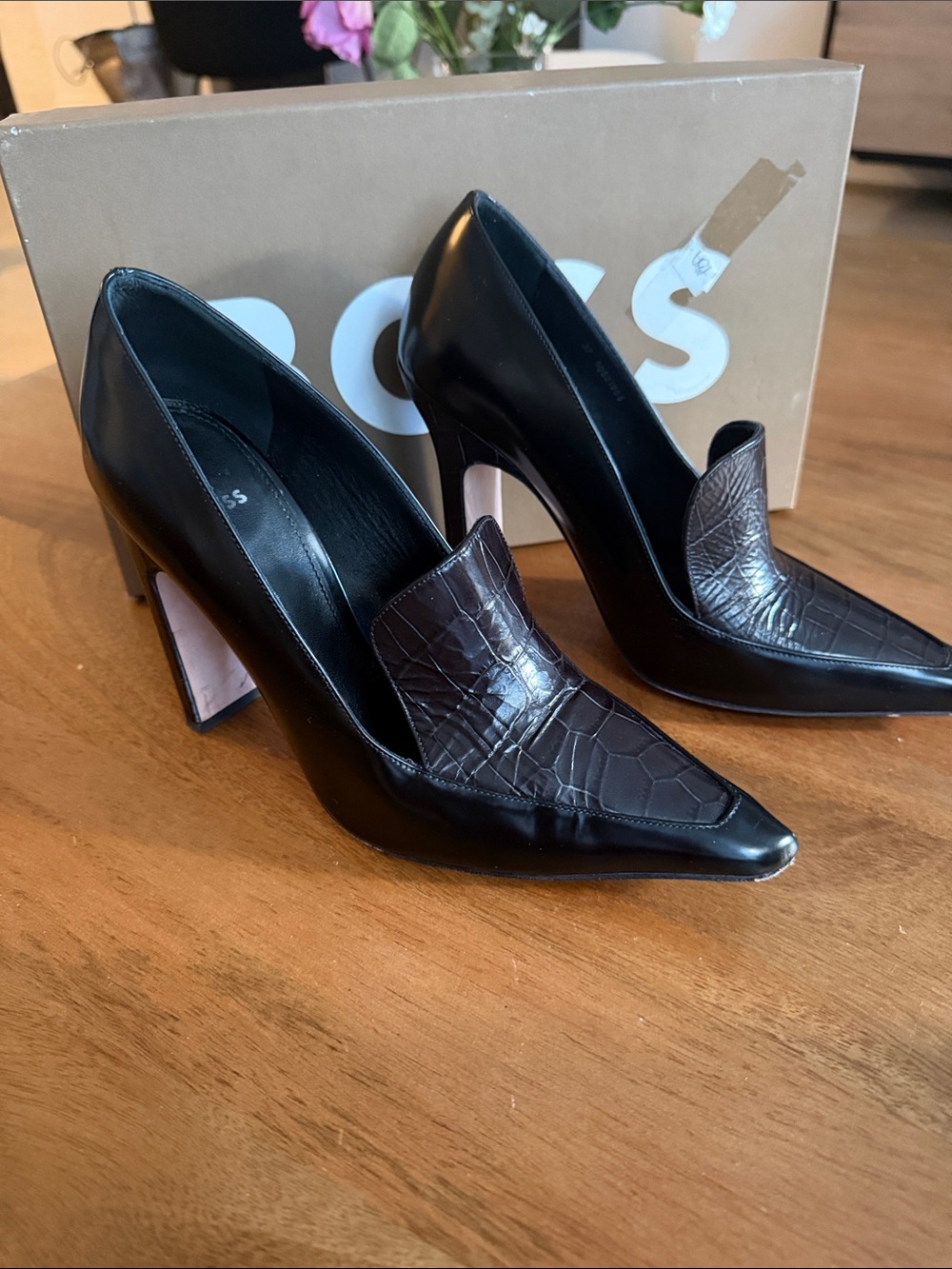 Boss Black Leather Pointed Pumps with Dark Brown Croc-Texture Vamp